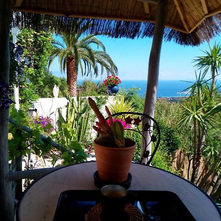 Nouveau ! Chambre D'Hote Insolite Privee " Coeurs De Pirates A Bali En Provence" Spa Sauna Massages Dans Cadre Exotique D'Amenagements Exterieurs D'Exception Ete Comme Hiver Bienvenue !!! Кавалер-сюр-Мер Екстер'єр фото