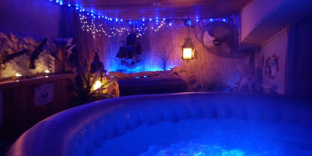 Nouveau ! Chambre D'Hote Insolite Privee " Coeurs De Pirates A Bali En Provence" Spa Sauna Massages Dans Cadre Exotique D'Amenagements Exterieurs D'Exception Ete Comme Hiver Bienvenue !!! Кавалер-сюр-Мер Екстер'єр фото
